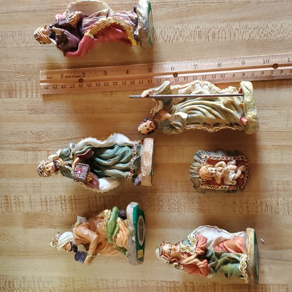 Nativity Set - Picture 3 of 4